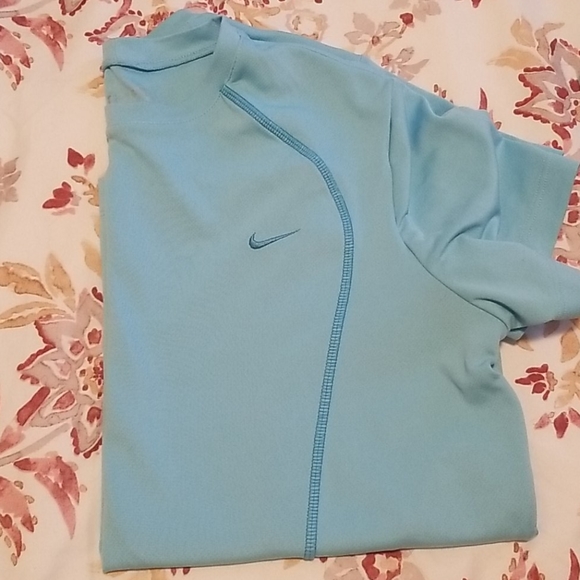 Nike Tops - NIKE DRI FIT MEDIUM